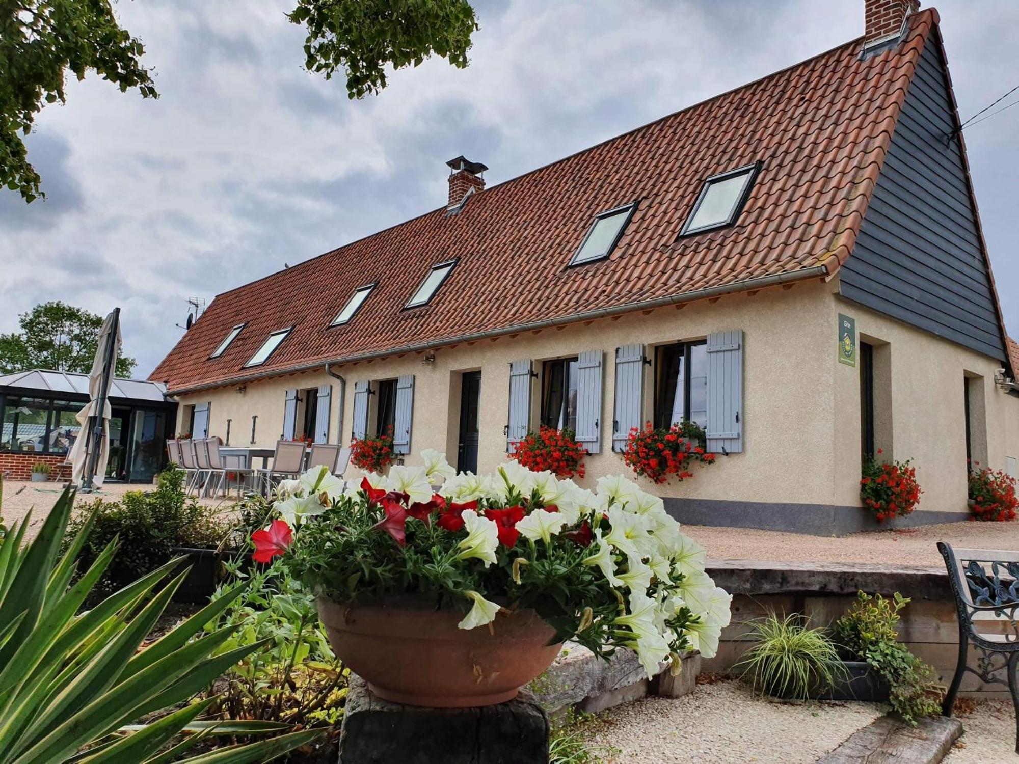 Au Chemin Du Paradis Gite De 10 Personnes 4 Etoiles Saint-Martin-Lez-Tatinghem 外观 照片