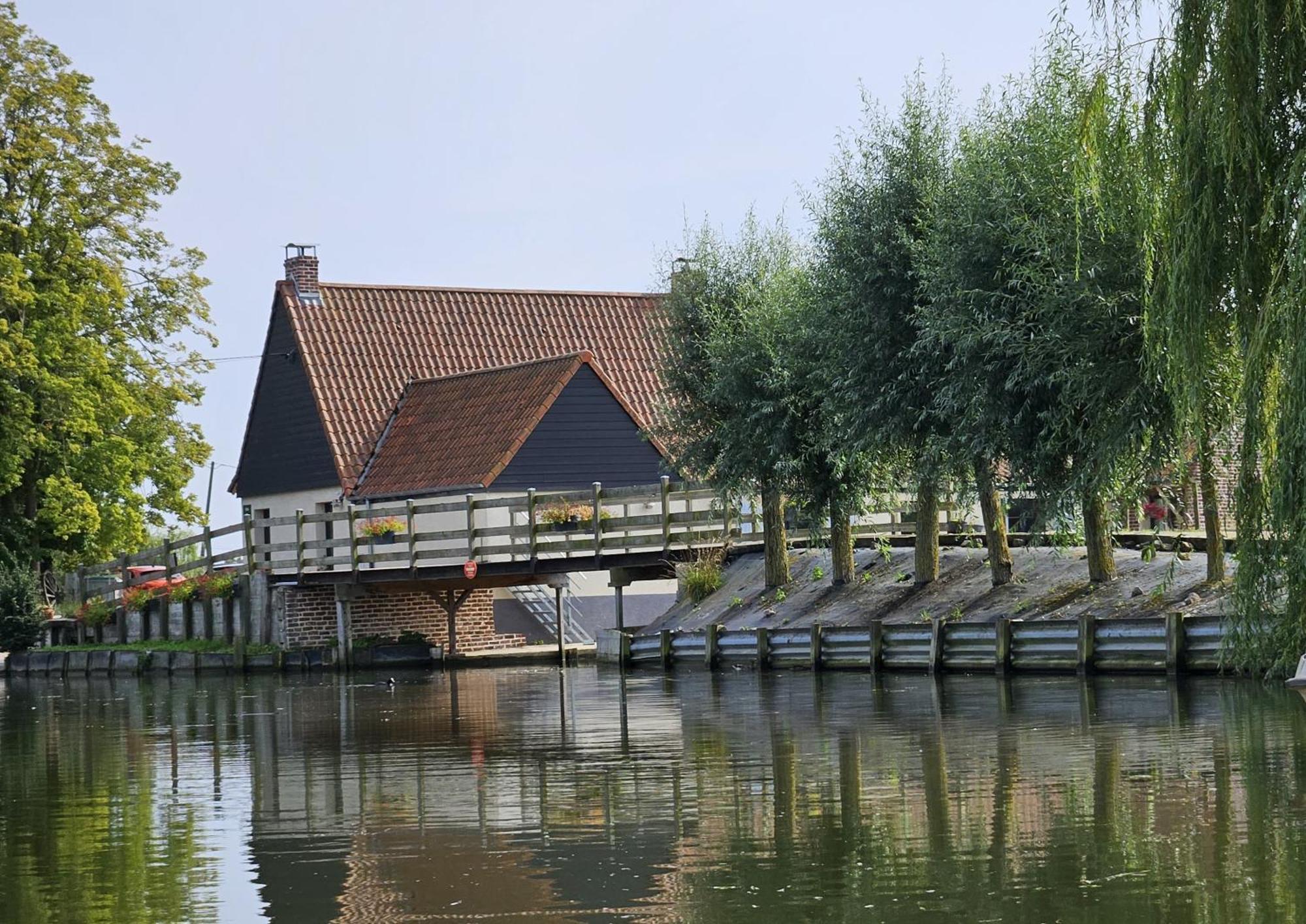 Au Chemin Du Paradis Gite De 10 Personnes 4 Etoiles Saint-Martin-Lez-Tatinghem 外观 照片