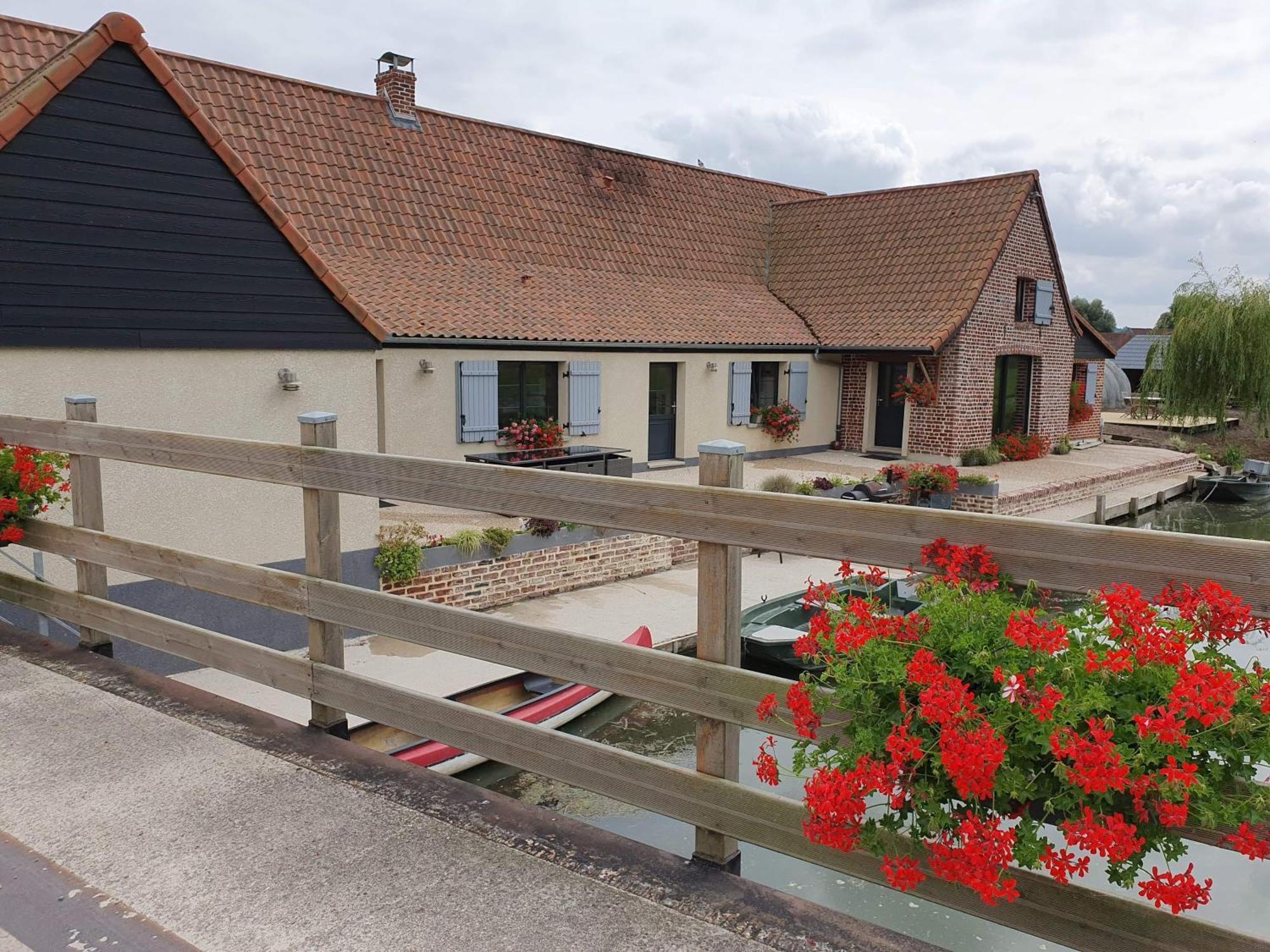 Au Chemin Du Paradis Gite De 10 Personnes 4 Etoiles Saint-Martin-Lez-Tatinghem 外观 照片